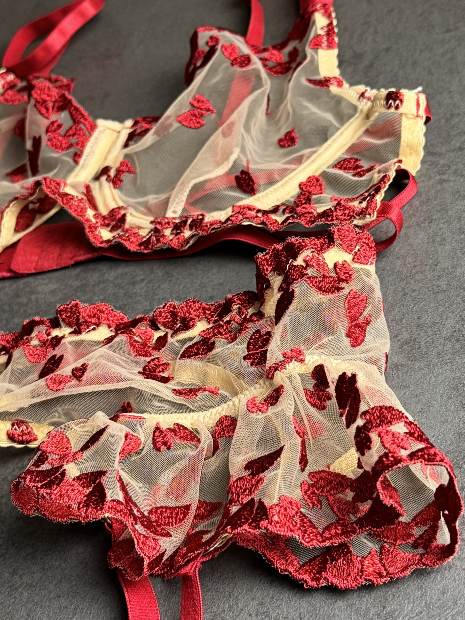 Komplet bielizny koronkowej Elvari 4 (2)